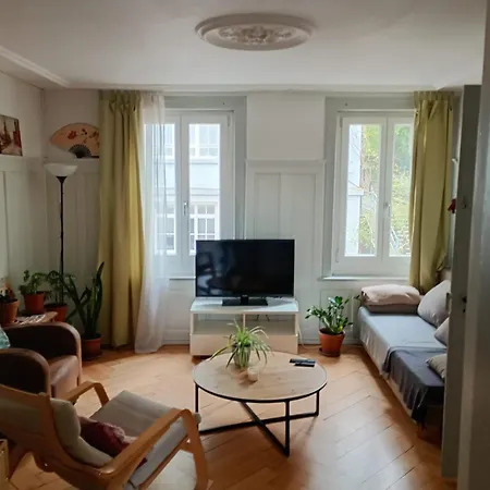 Simple Flat *